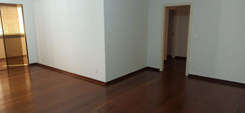 Apartamento à Venda – 4 Dormitórios – Vila Itapura Apartamento à Venda – 4 Dormitórios – Vila Itapura