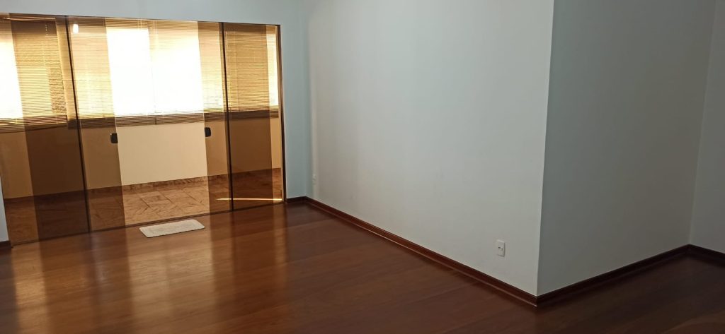 Apartamento à Venda – 4 Dormitórios – Vila Itapura Apartamento à Venda – 4 Dormitórios – Vila Itapura